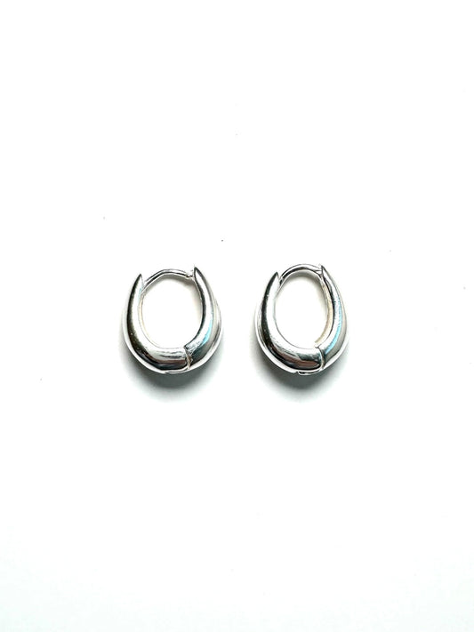 dazzling-club-seasonless-silver-drop-earring