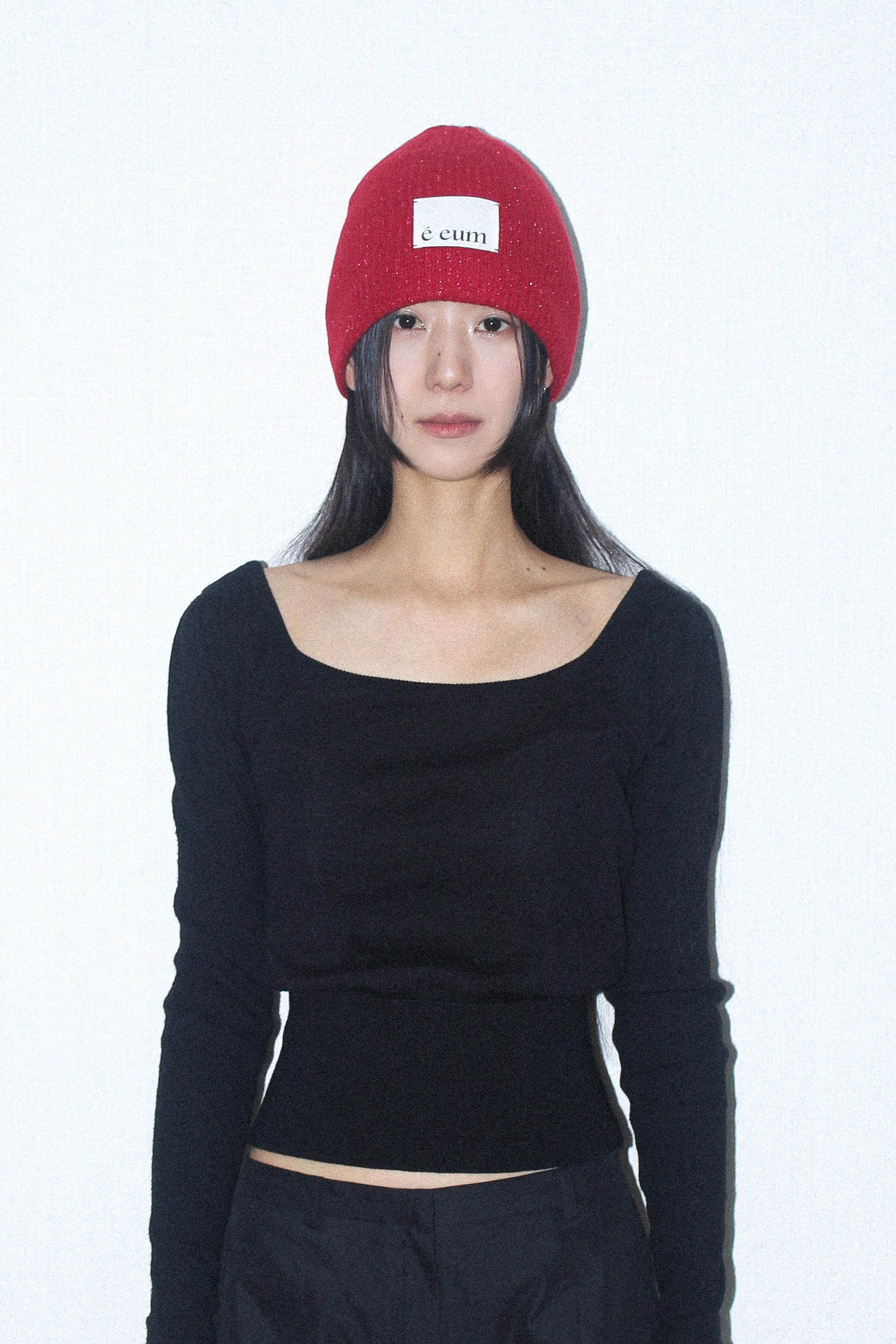 eeum-fw-24-glitter-cashmere-beanie-(red)