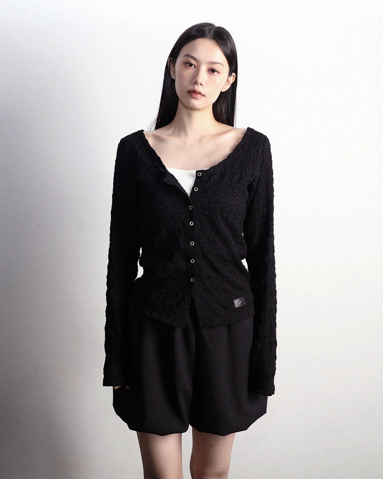 magoren-seoul-ss-25-boho-crinkle-cardigan-black