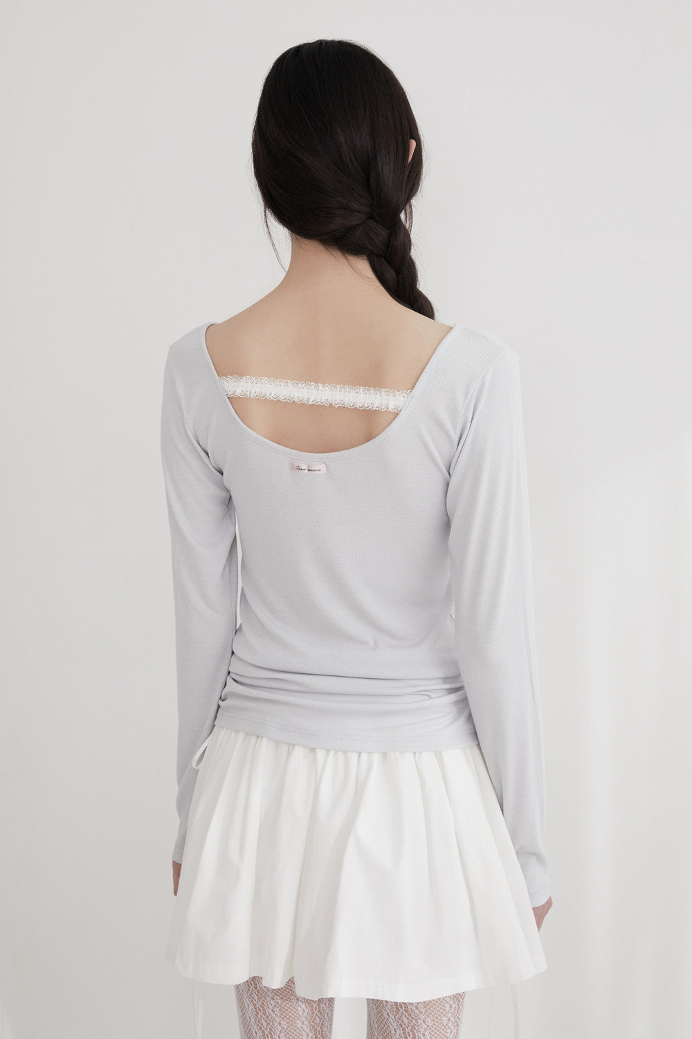 innermuseum-ss-24-lace-strap-round-tshirt-babyblue