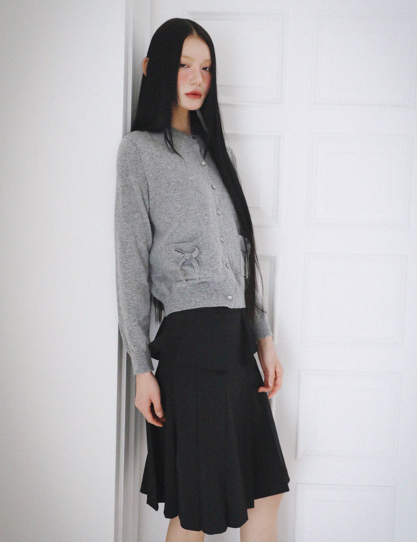 ugly-shadow-ss-25-knit-ribbon-cardigan(grey)