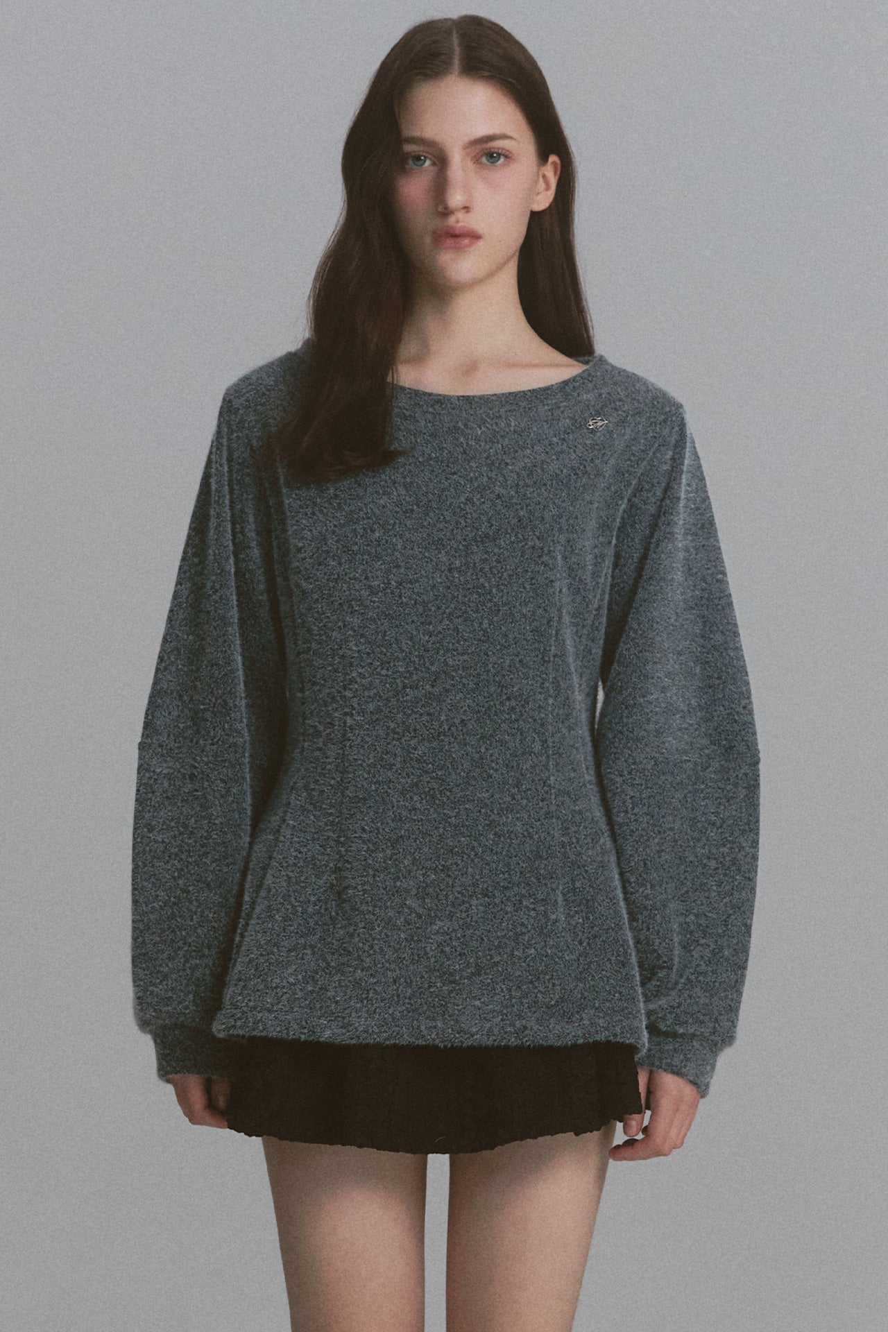 moilly-fw-24-angora-flare-sweatshirt-charcoal