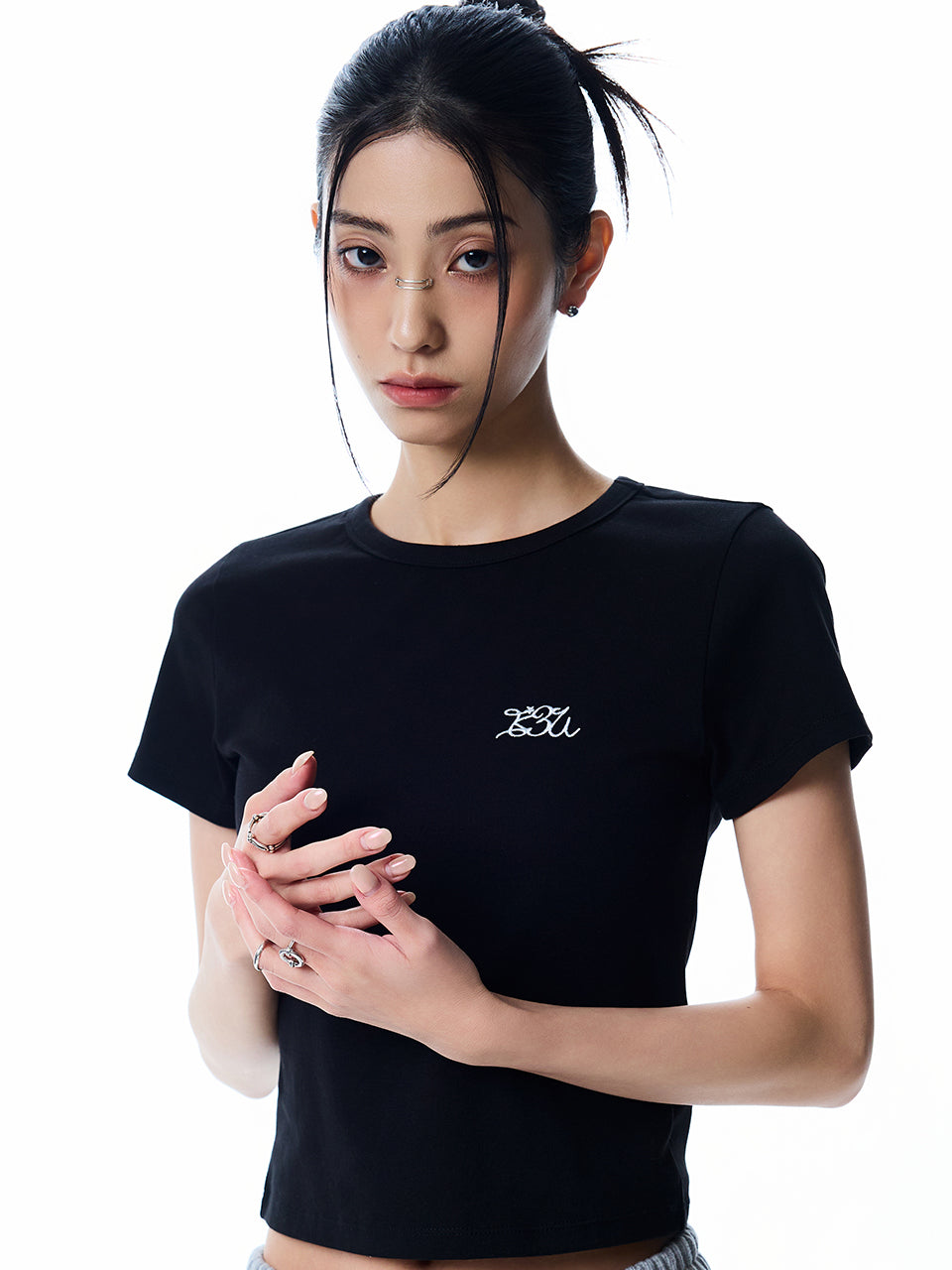 luv-is-true-ss-25-basic-iloveu-fit-tee(black)