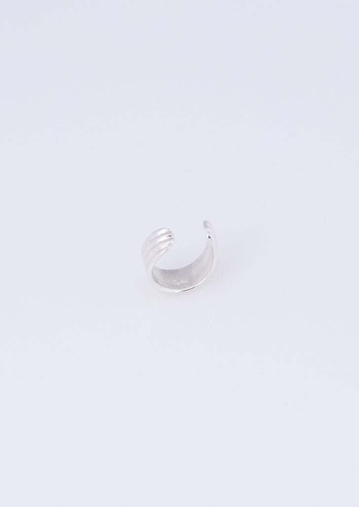 fillow-seasonless-23-unbalance-frill-earcuffgold