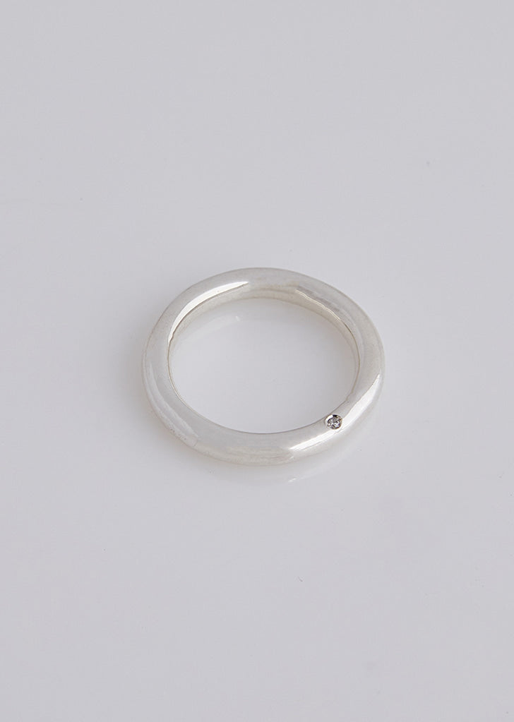 fillow-seasonless-petite-point-curve-ring