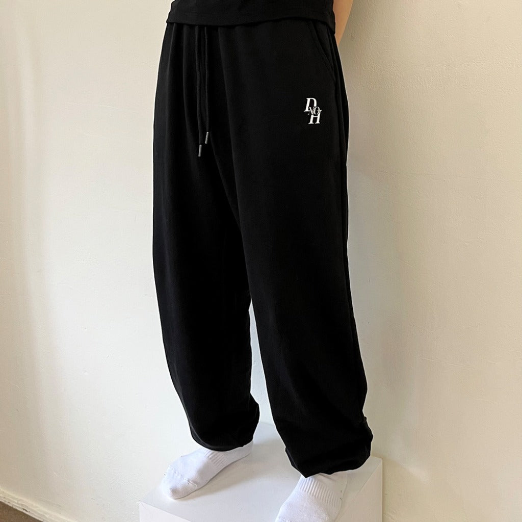 dxoh-ss-22-stack-logo-pants-black